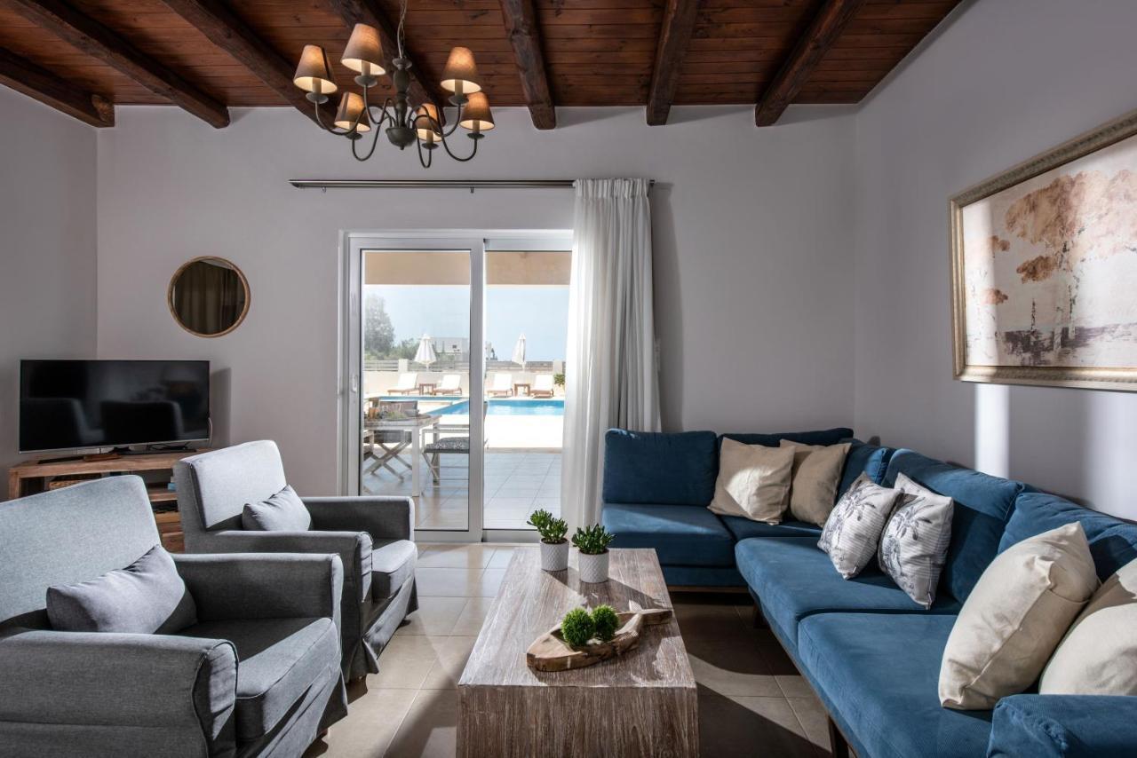 Filothei Beach House With Pool Kalamaki  Extérieur photo