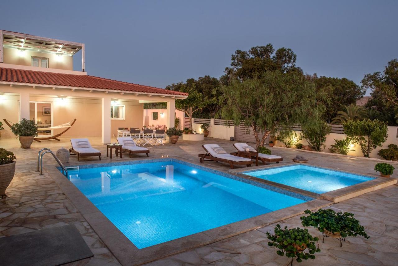 Filothei Beach House With Pool Kalamaki  Extérieur photo